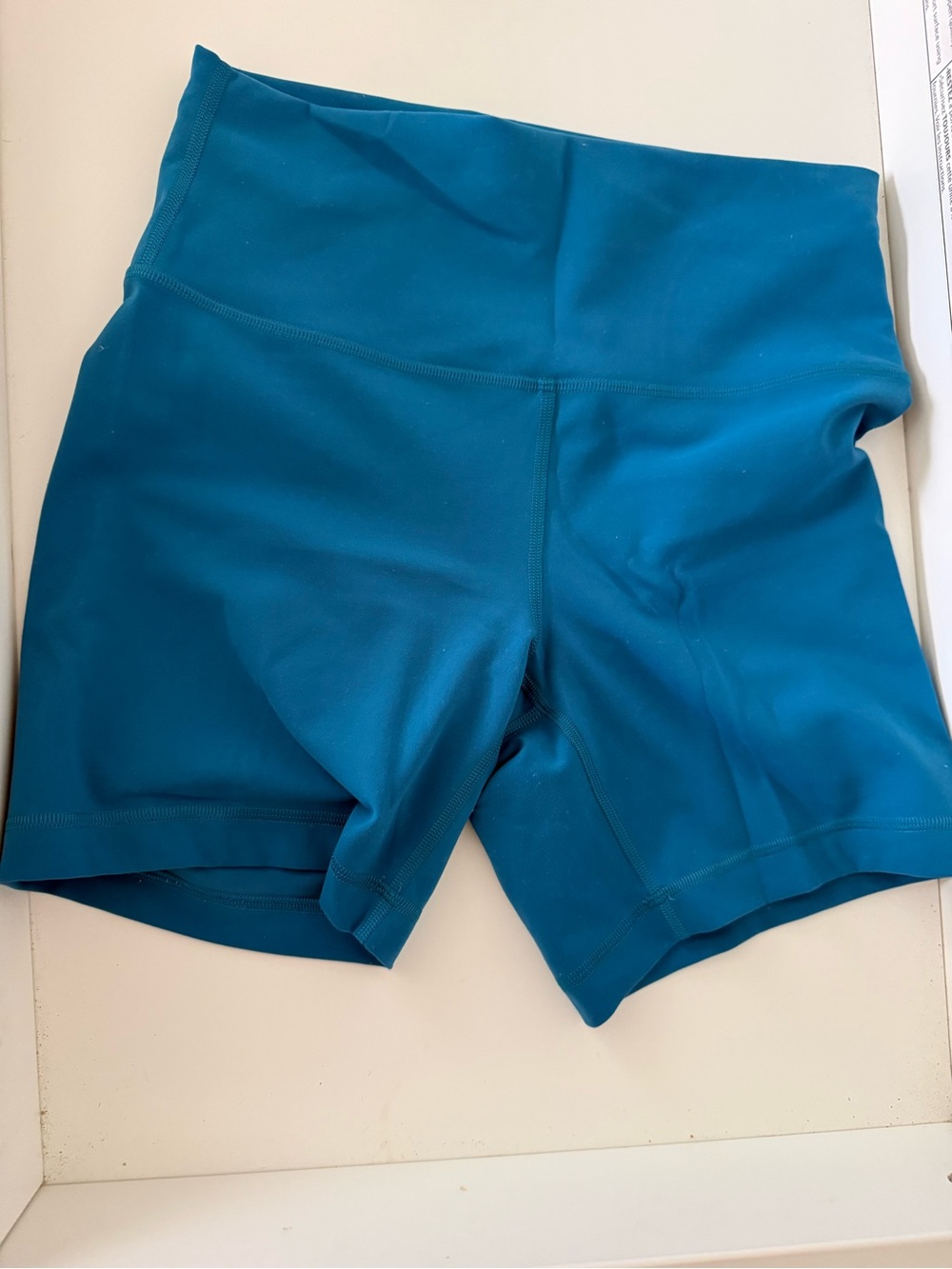 Lululemon Wunder Train High-Rise
Short 6" in Hawaiian Blue size 8
